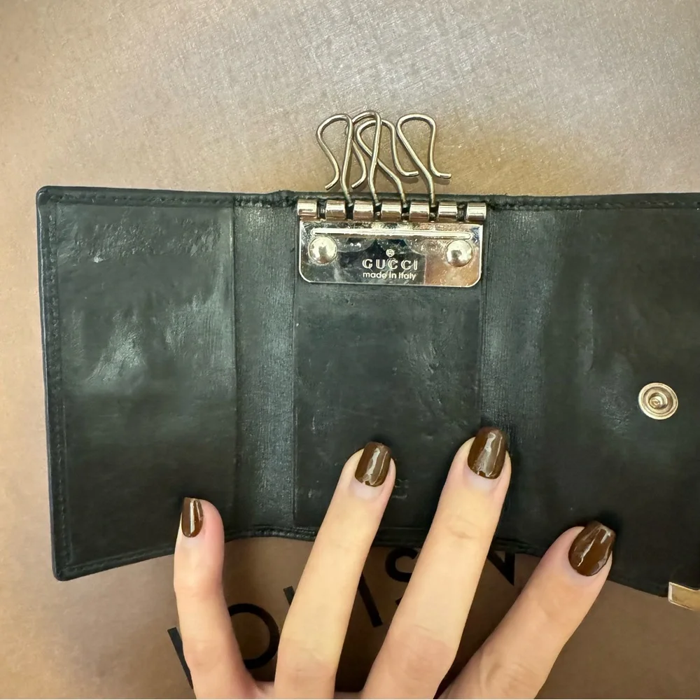 Authentic Gucci Keyholder - Picture 5 of 12